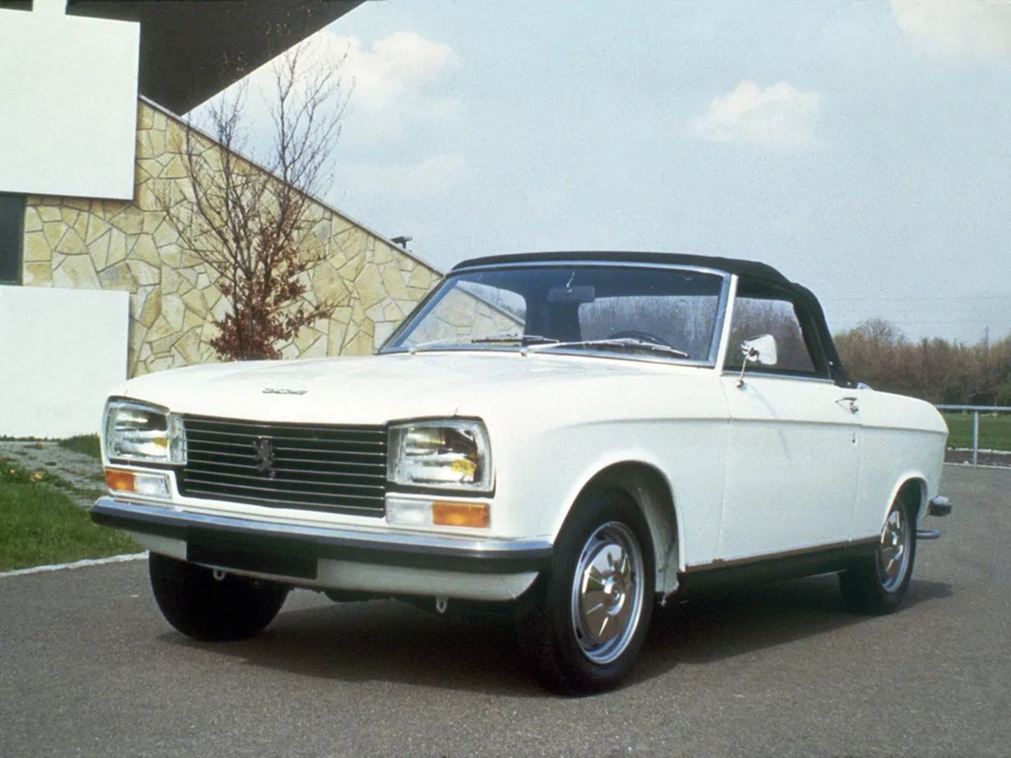 Peugeot_304_1_generation__Cabrio__2.jpg