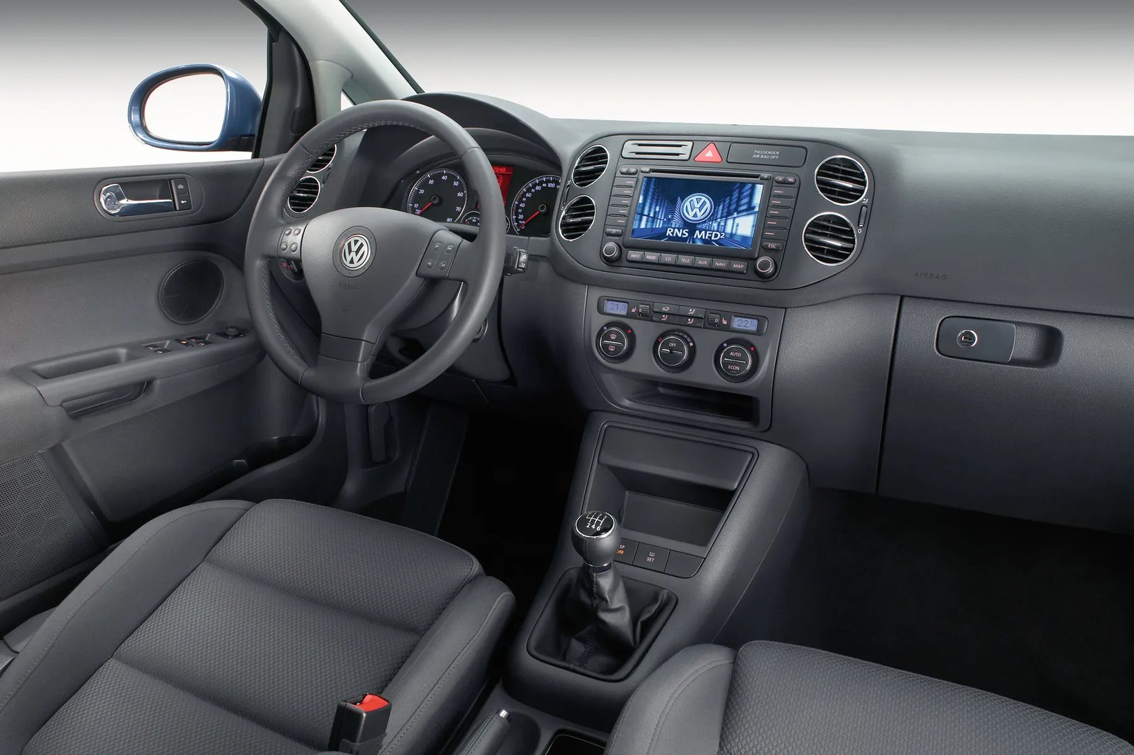Volkswagen_Golf_Plus_1_generation__Hatchback_5-door__10.jpg