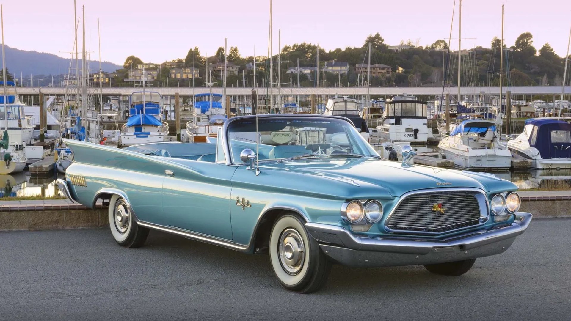Chrysler_New_Yorker_6_generation__Cabrio__1.jpg