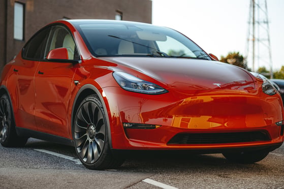 Elektroauto beim Aufladen