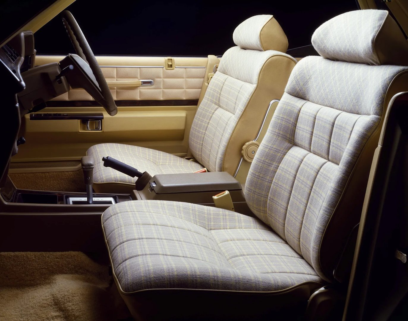 Nissan_Gloria_6_generation__Sedan_Hardtop__11.jpg