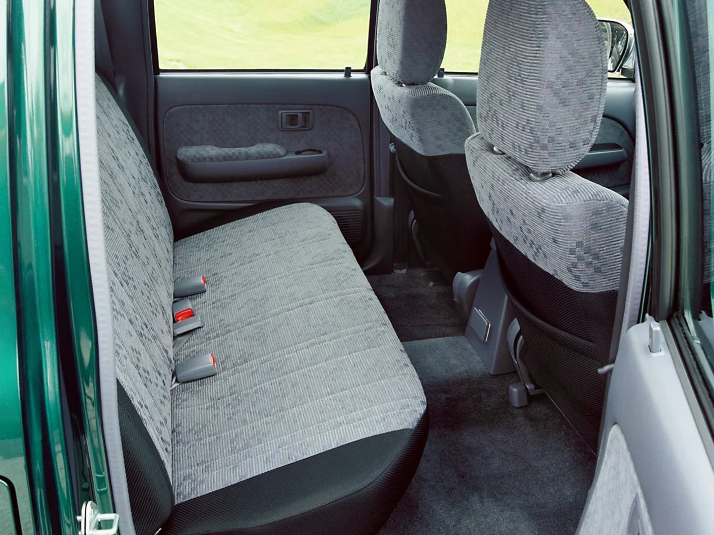 Toyota_Hilux_6_generation_restyling__Pickup_double-cab__8.jpg