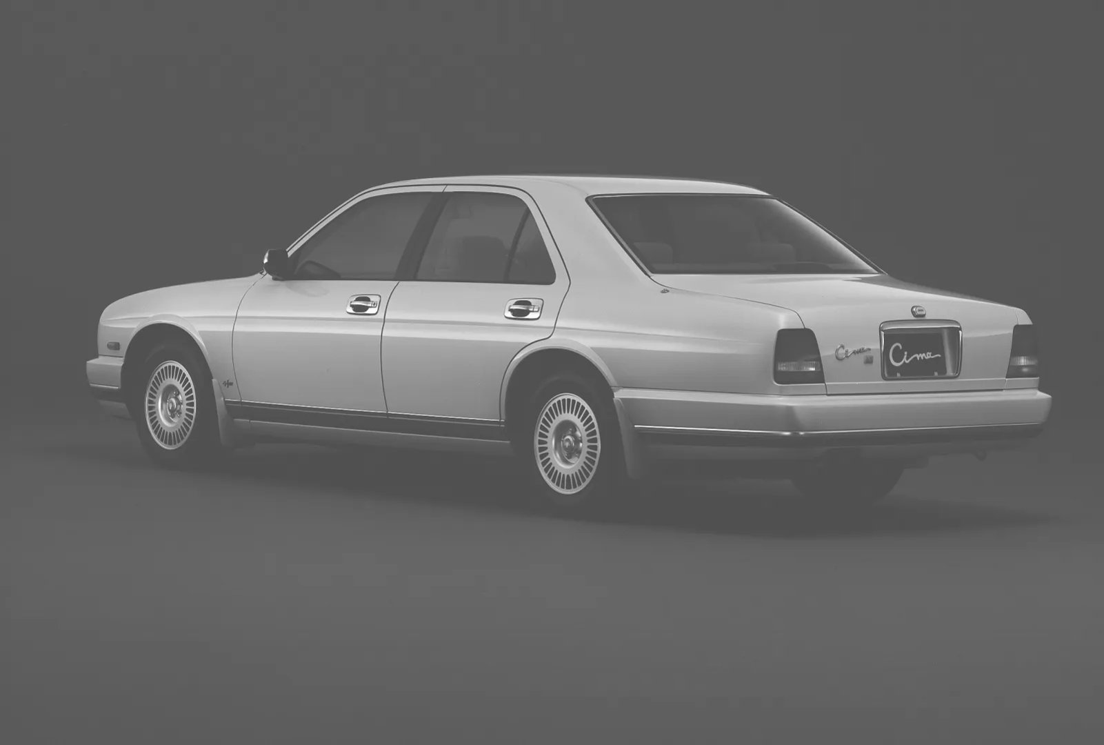 Nissan_Cima_2_generation__Sedan__2.jpg
