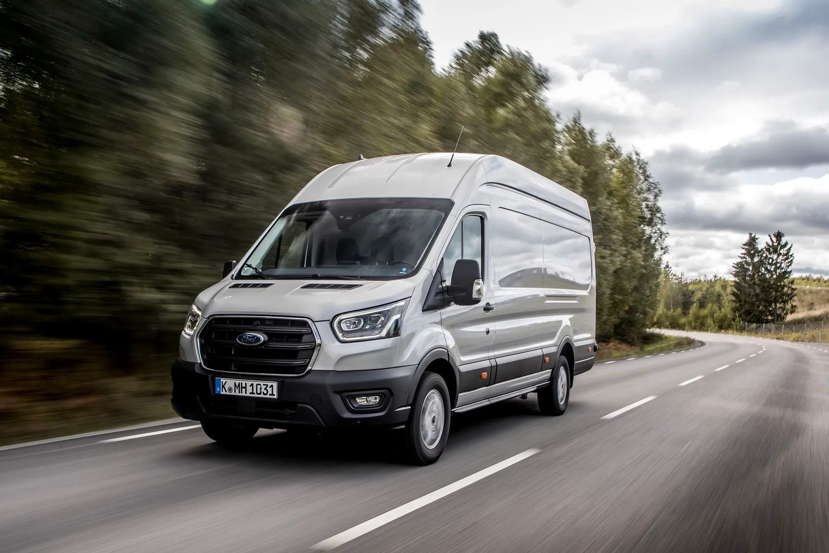 Ford_Transit_4_generation_restyling__Van__9.jpg