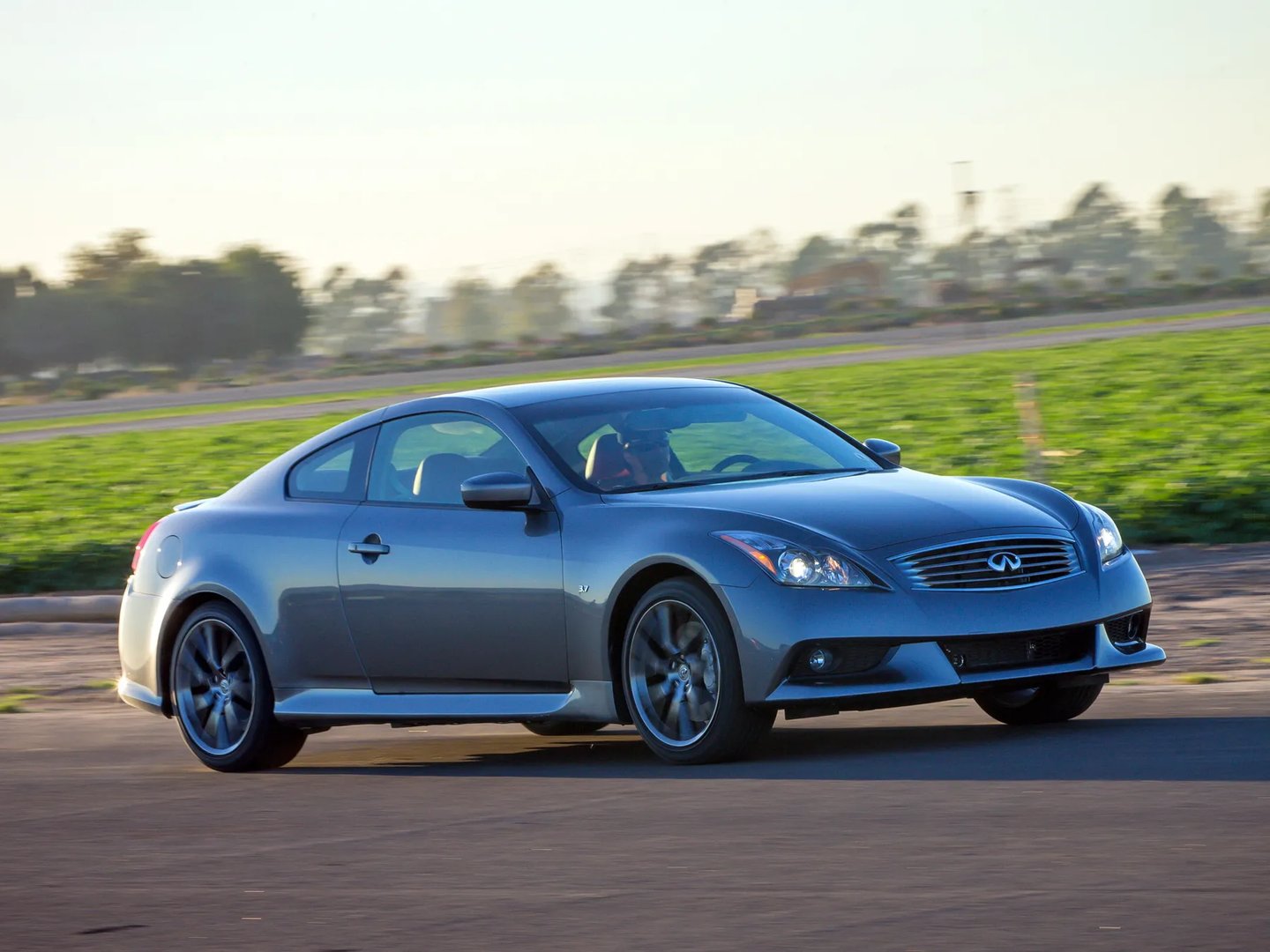 Infiniti_Q60_1_generation__Coupe__2.jpg