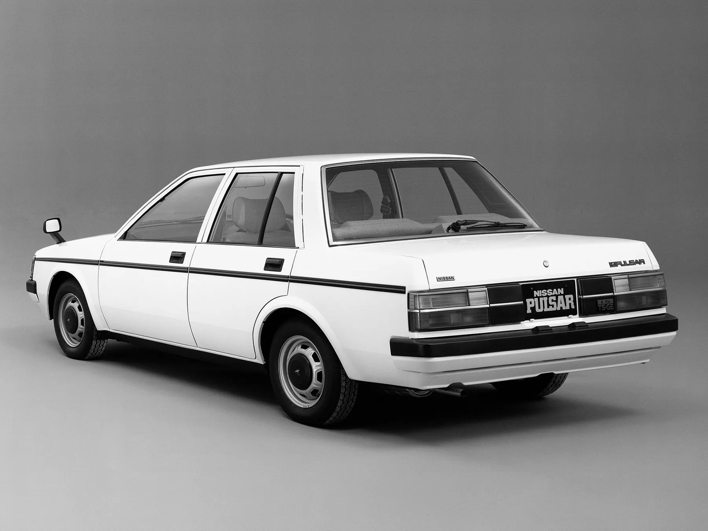 Nissan_Pulsar_2_generation__Sedan__2.jpg