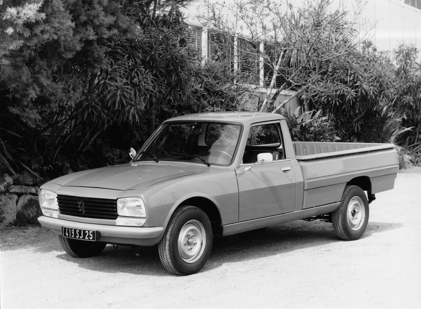 Peugeot_504_1_generation__Pickup_single-cab__5.jpg