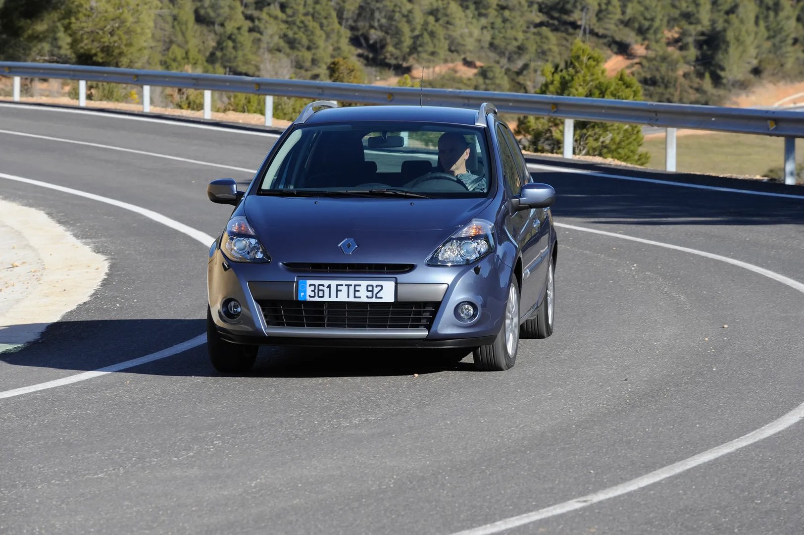 Renault_Clio_3_generation_restyling__Estate_5-door__3.jpg
