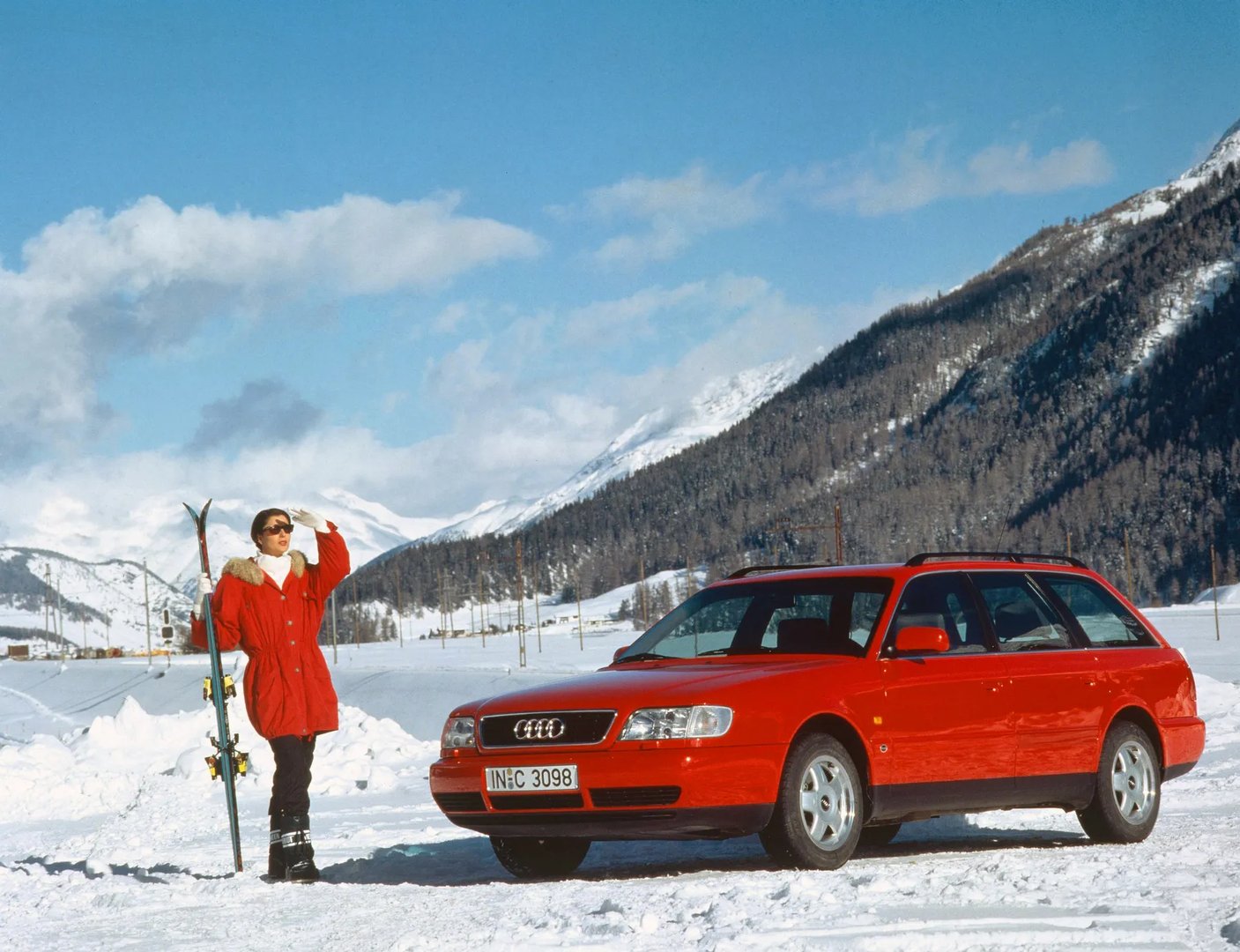 Audi_A6_1_generation__Estate_5-door__2.jpg