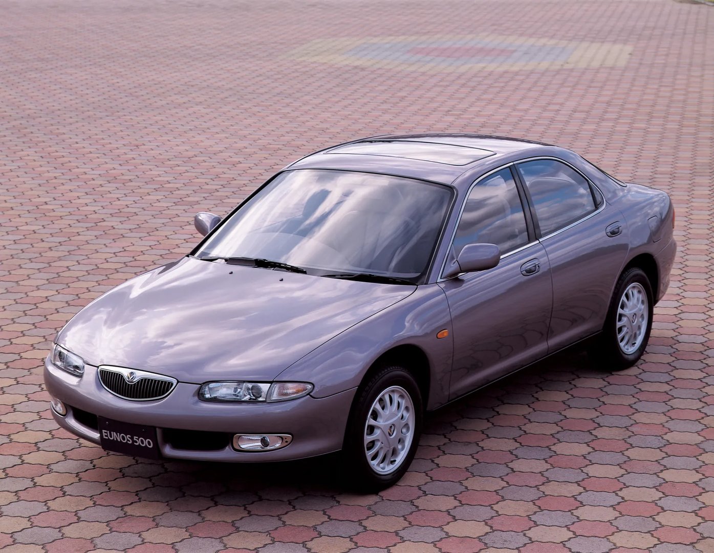 Mazda_Eunos_500_1_generation__Sedan__1.jpg