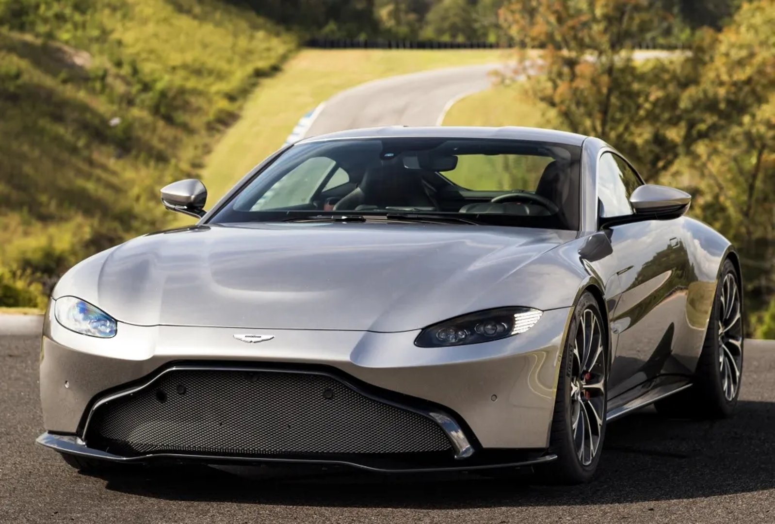 Aston Martin_Vantage_4_generation__Coupe__12.jpg