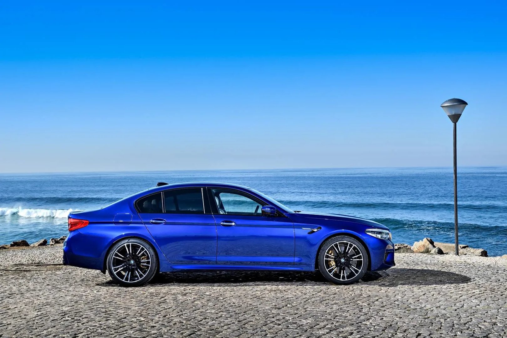 BMW_M5_6_generation__Sedan__6.jpg