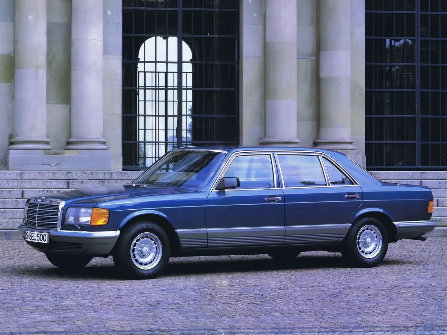 Mercedes_S-Class_2_generation__Sedan__7.jpg