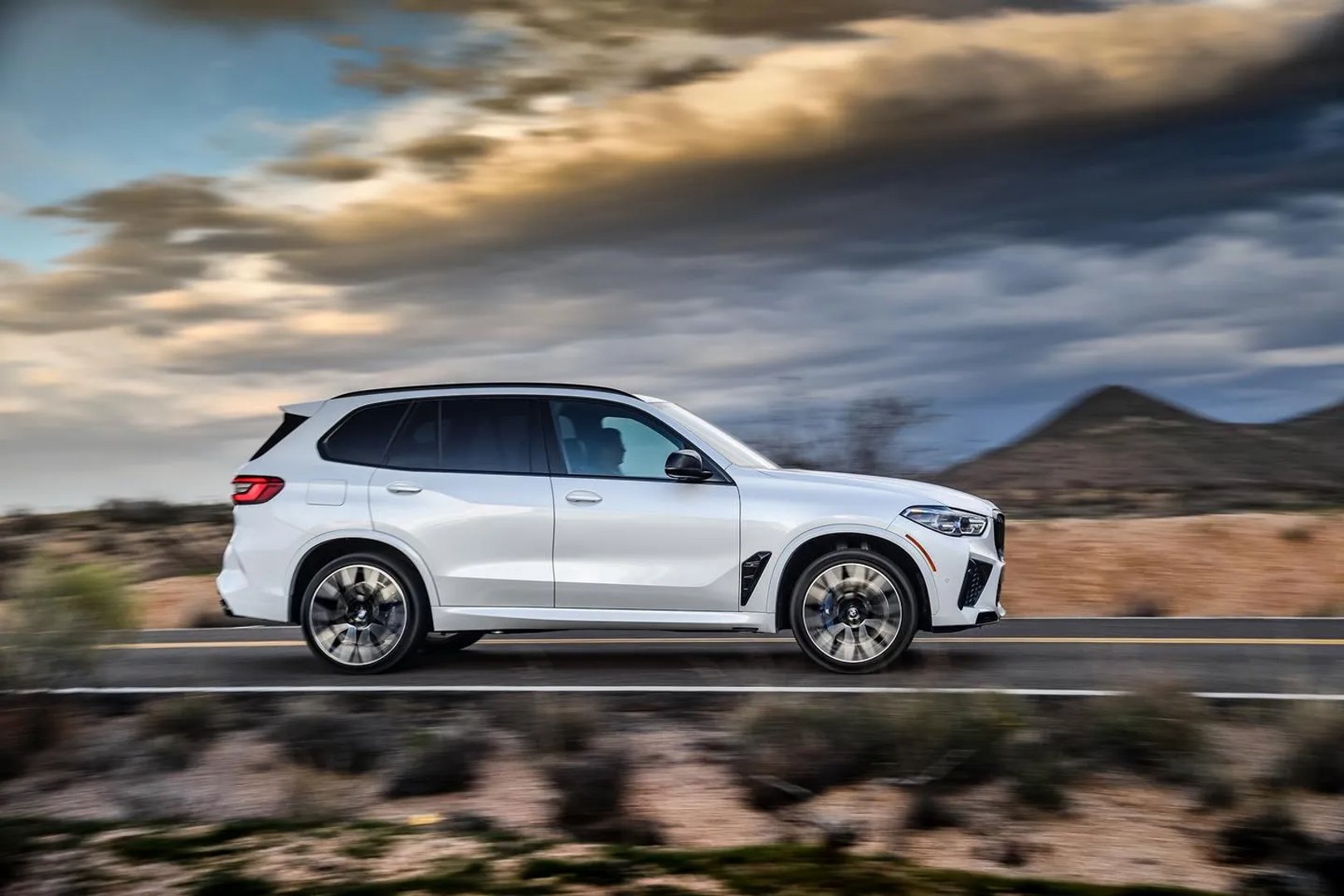 BMW_X5_M_3_generation__SUV_5-doors__2.jpg