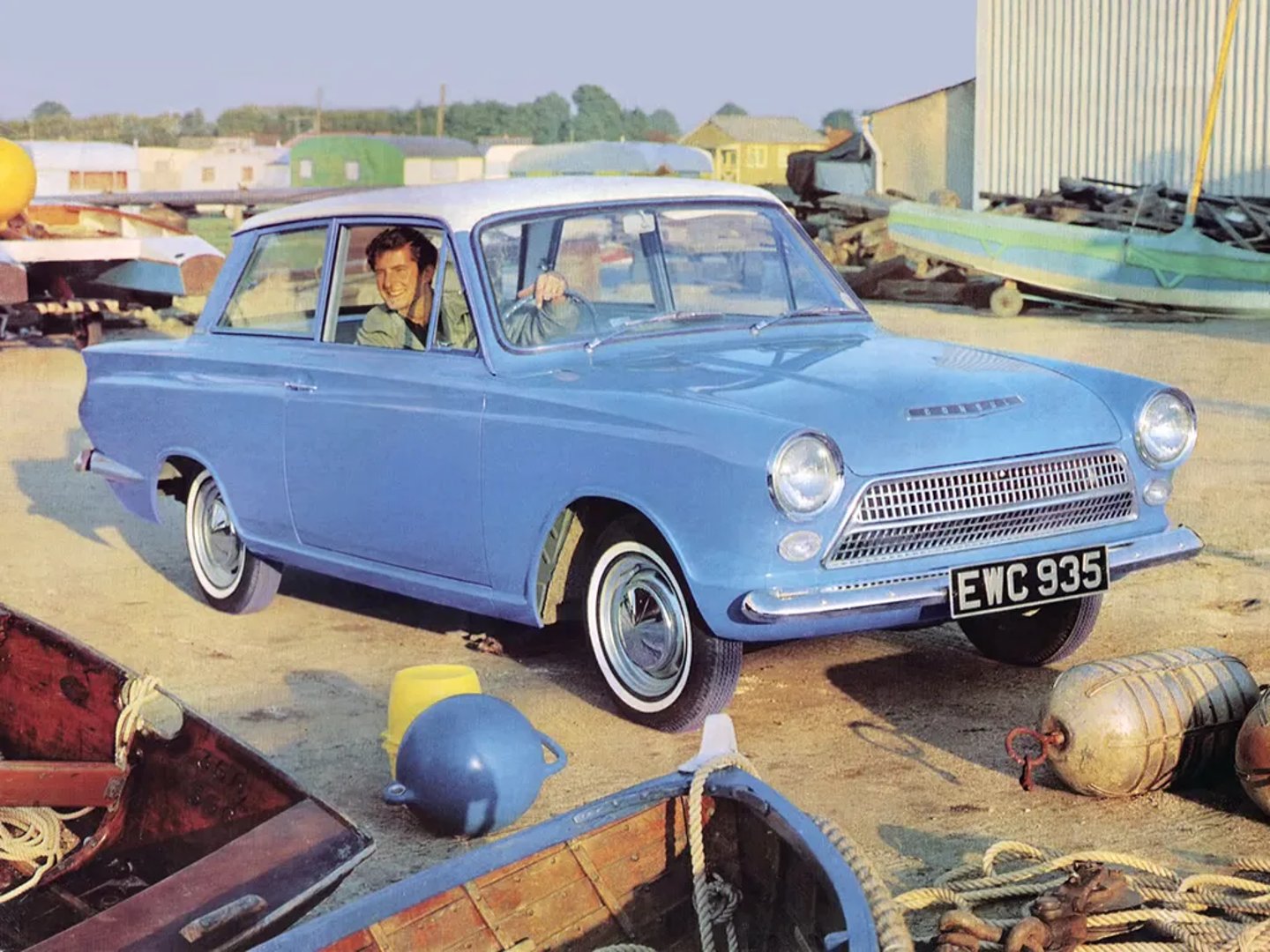 Ford_Cortina_1_generation__Sedan_2-doors__1.jpg