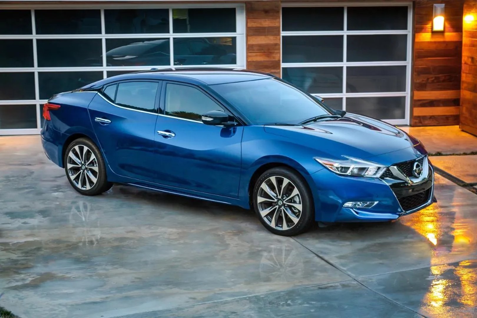 Nissan_Maxima_8_generation__Sedan__4.jpg