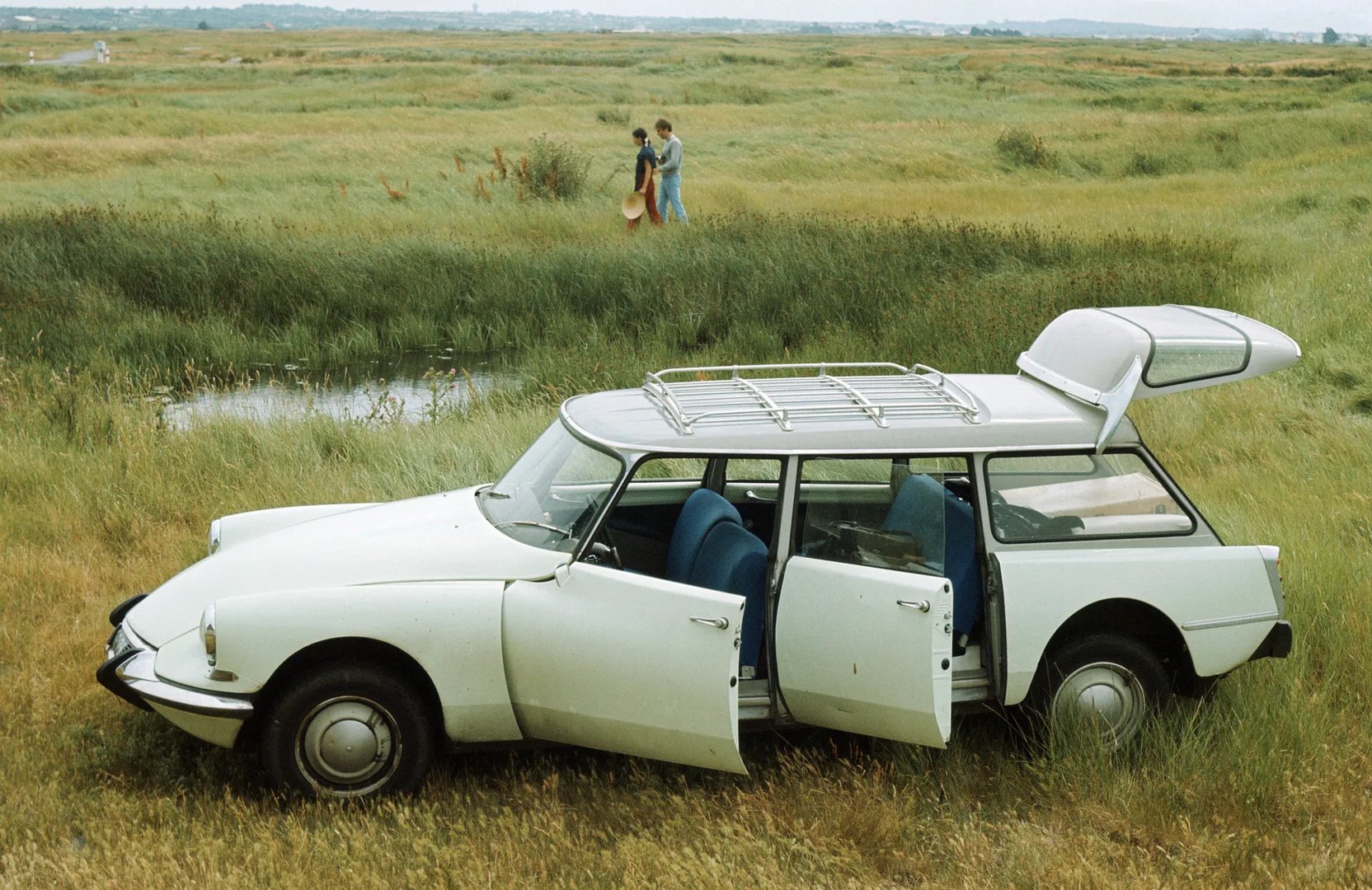 Citroen_DS_1_generation__Estate_5-door__4.jpg