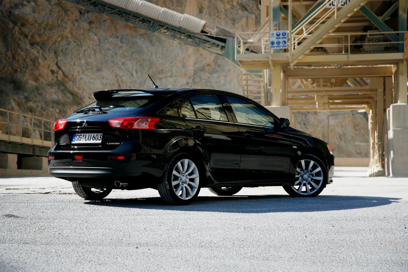 Mitsubishi_Lancer_10_generation__Hatchback_5-door__9.jpg