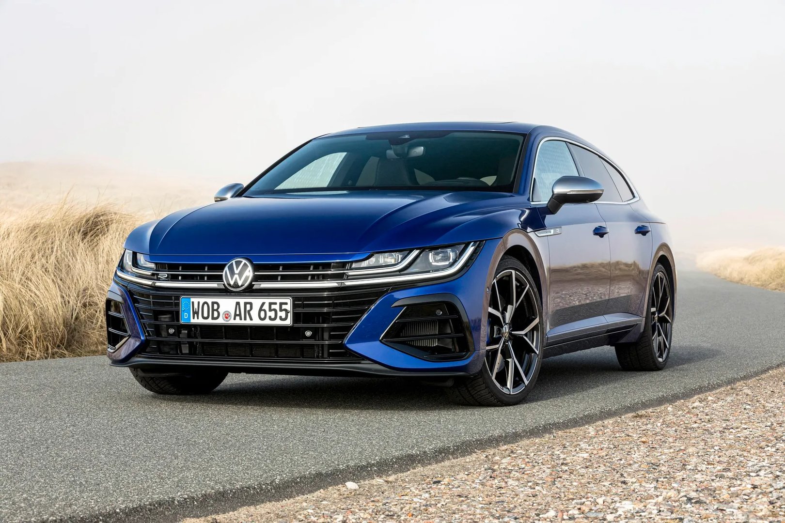 Volkswagen_Arteon_R_1_generation_restyling__Estate_5-door__4.jpg