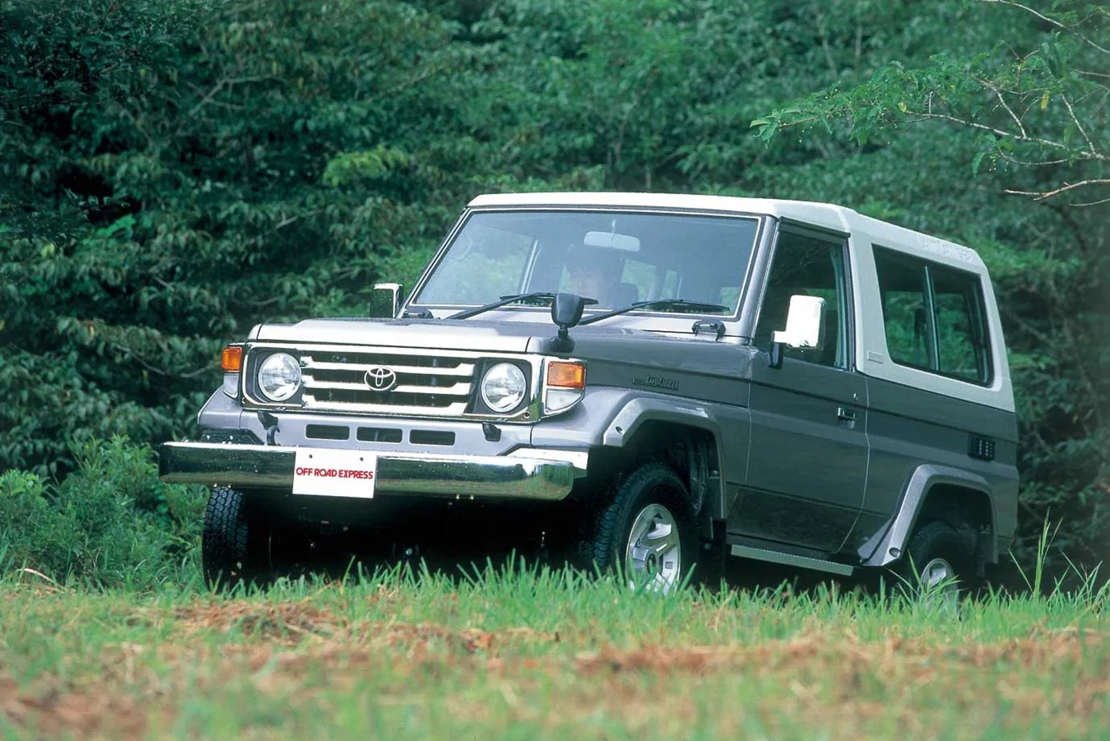 Toyota_LC_8_generation_restyling_2__SUV_3-doors__1.jpg