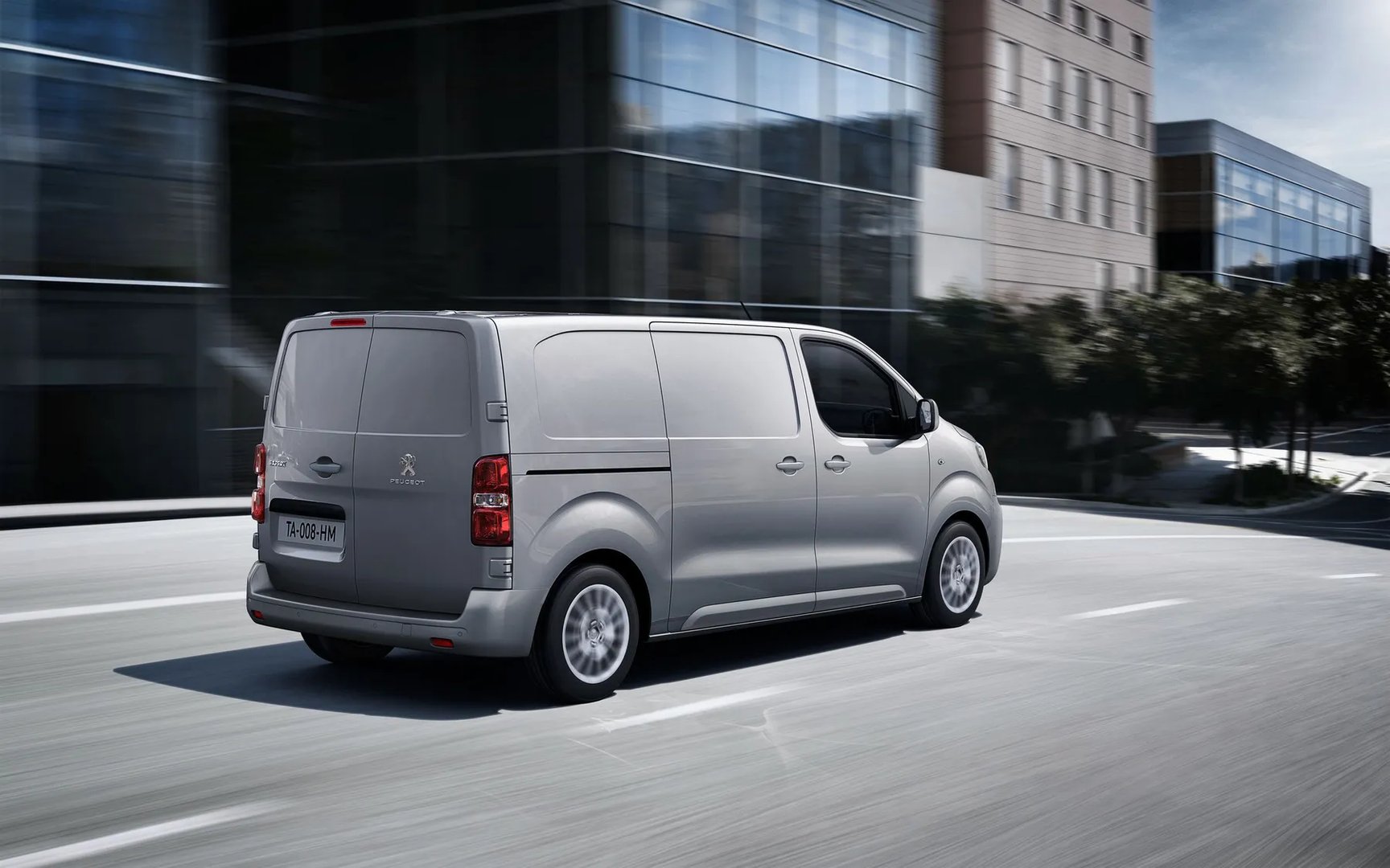 Peugeot_Expert_3_generation__Van__9.jpg