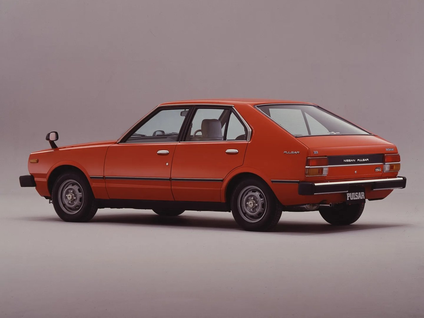Nissan_Pulsar_1_generation__Mini_5-doors__1.jpg