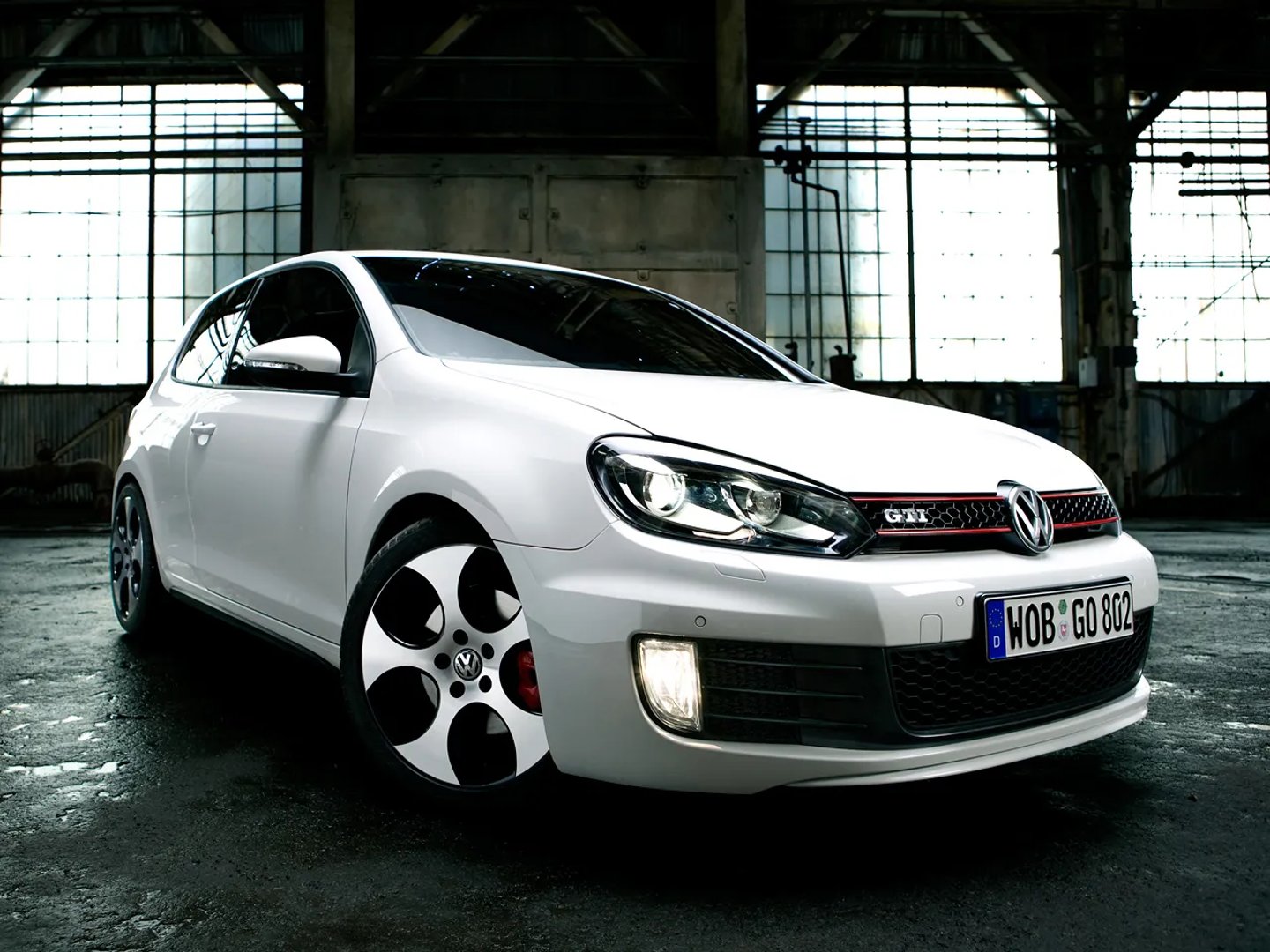 —  Hatchback 3-door