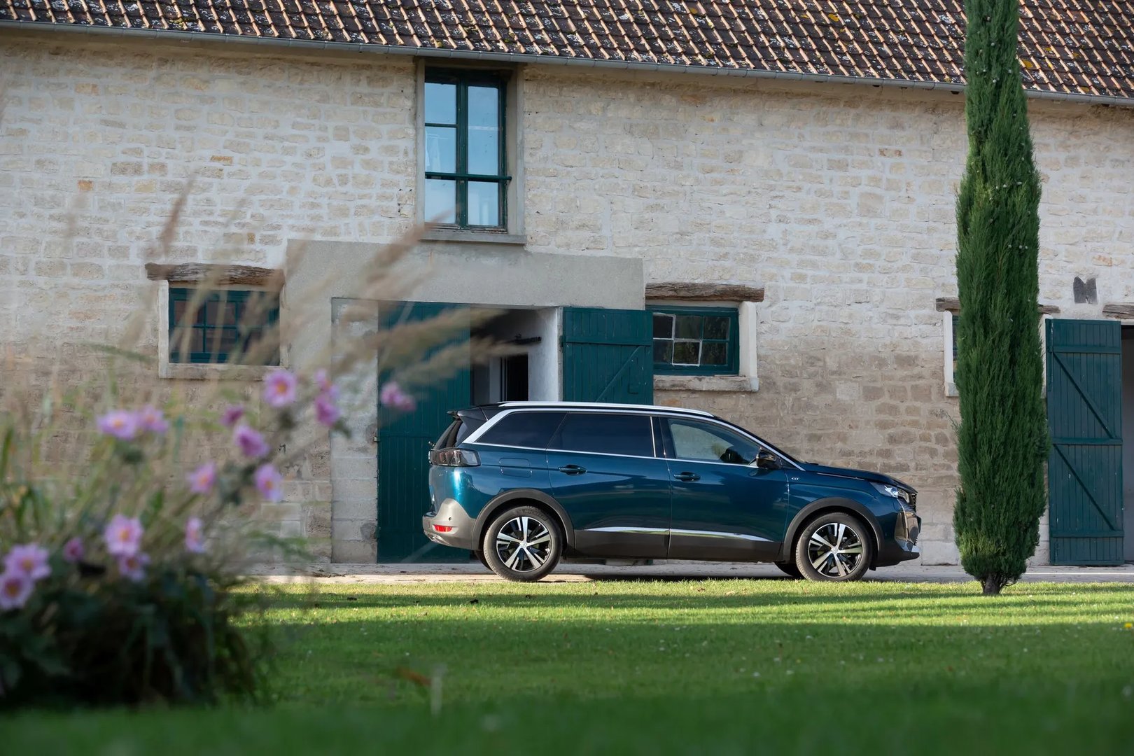 Peugeot_5008_2_generation_restyling__SUV_5-doors__10.jpg