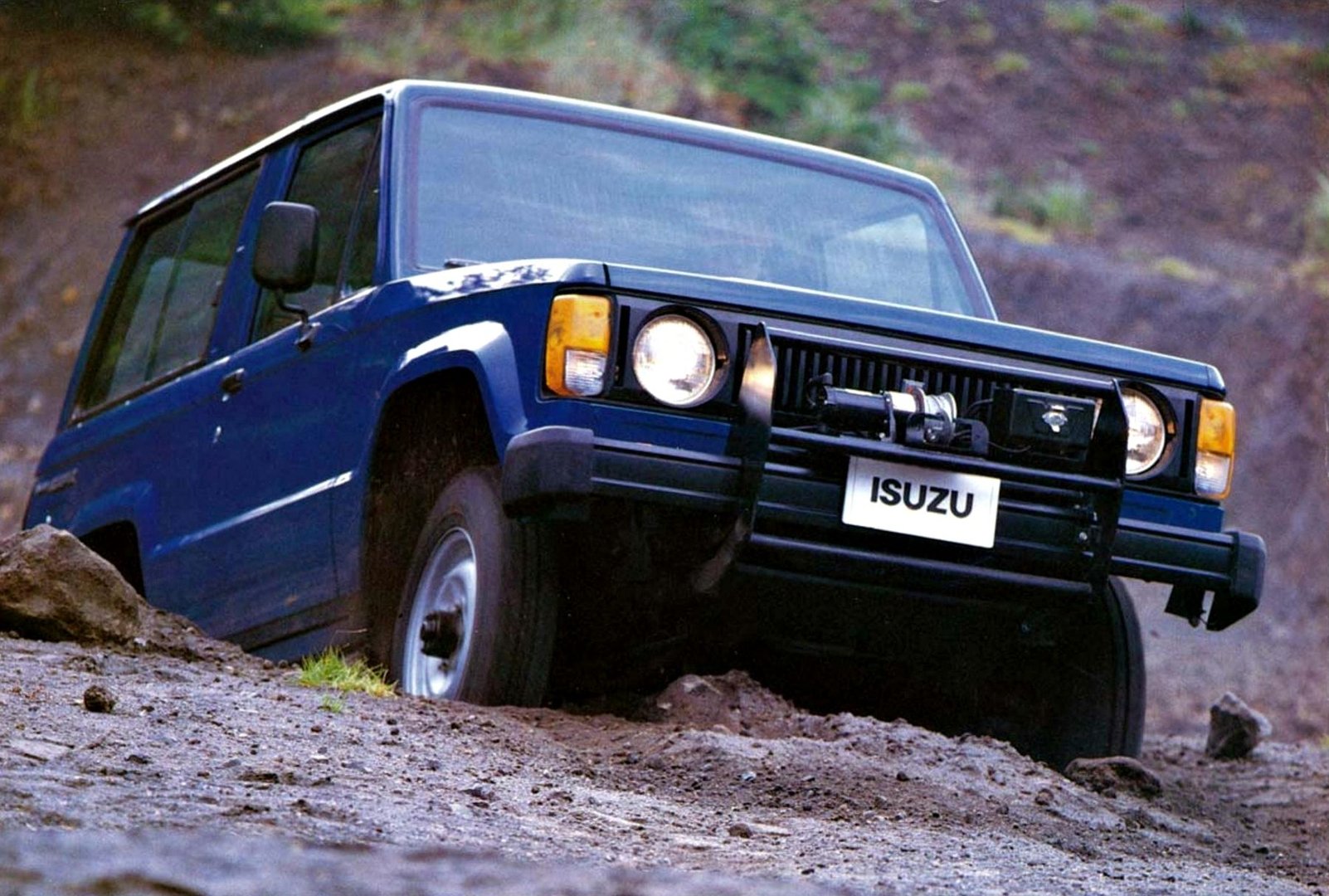isuzu_Trooper_1_generation__SUV_3-doors__3.jpg