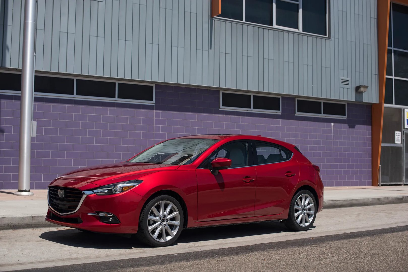 Mazda_3_3_generation_restyling__Hatchback_5-door__4.jpg