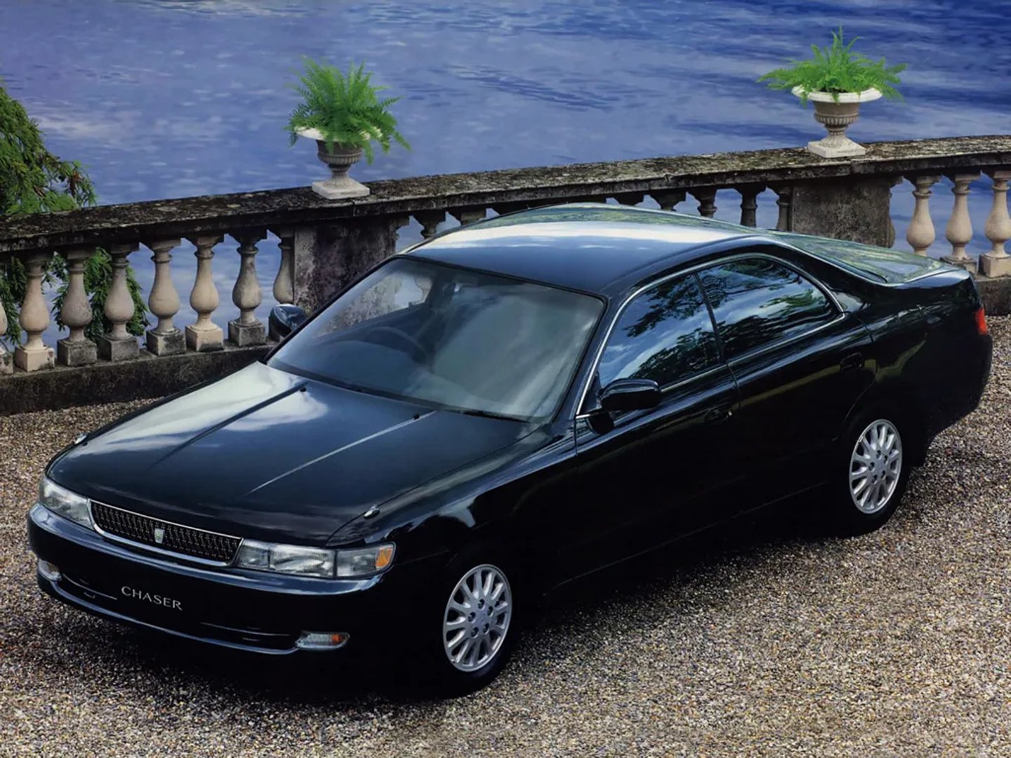 Toyota_Chaser_5_generation__Sedan__2.jpg