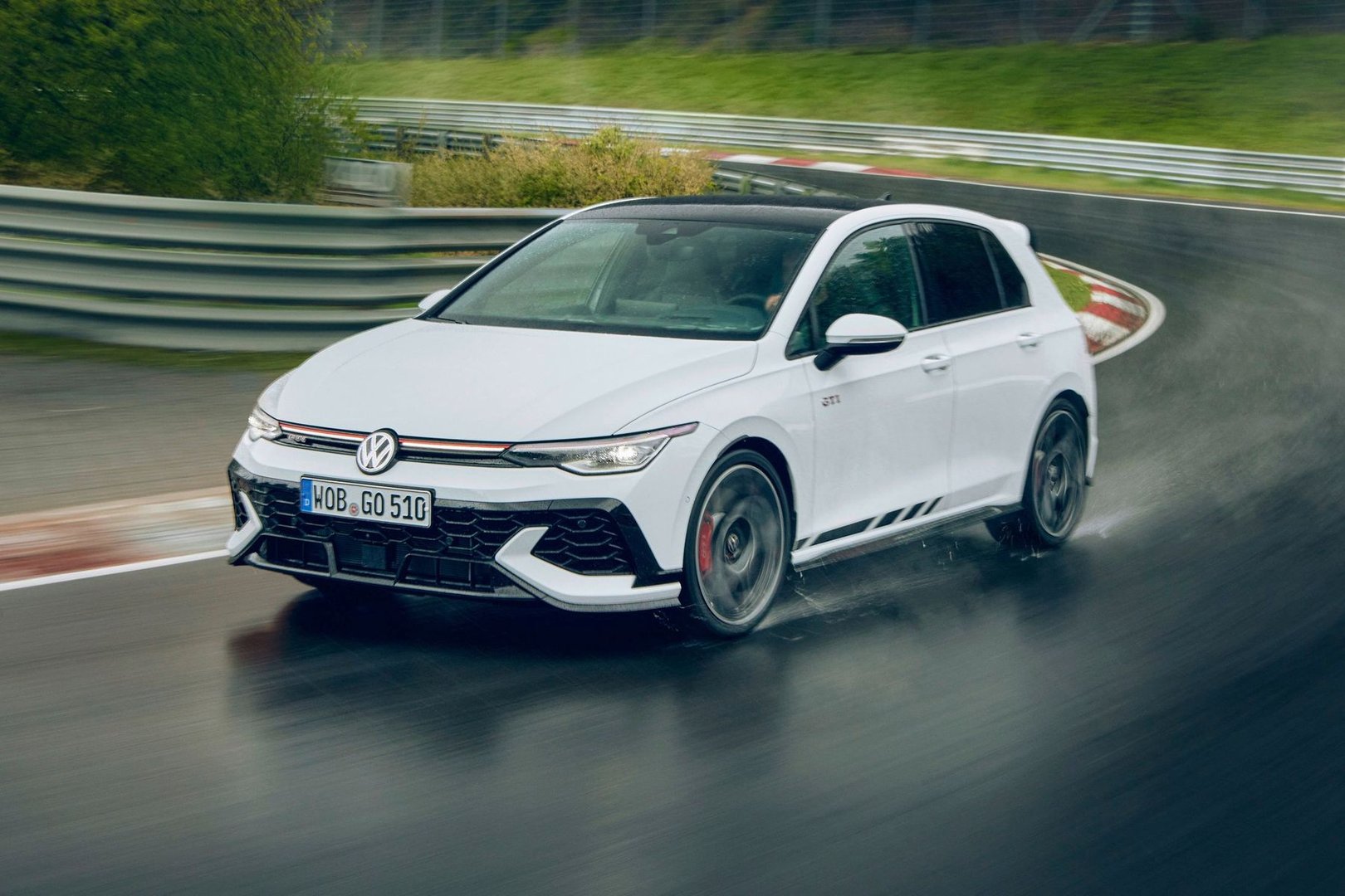 —  Hatchback 5-door 