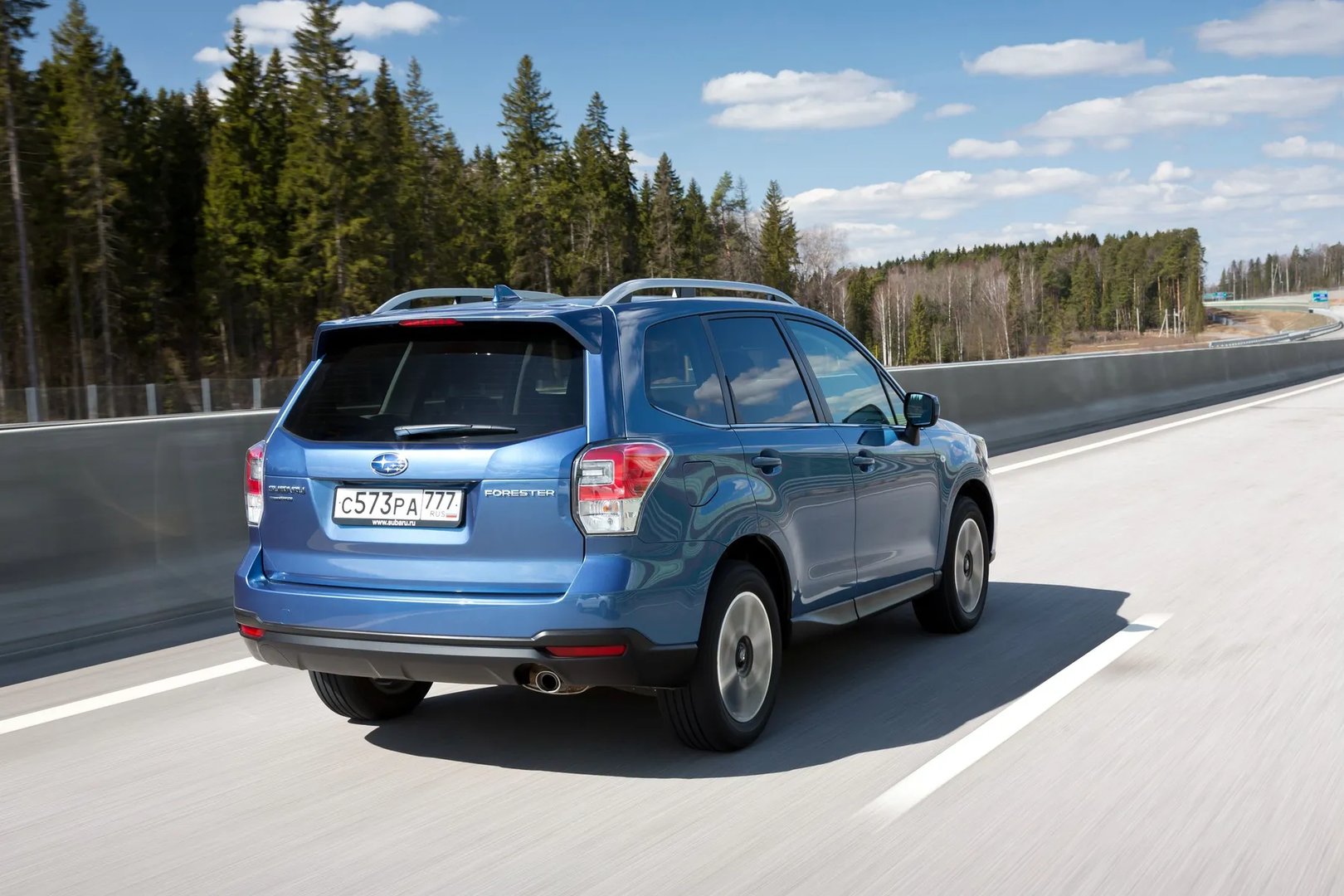 Subaru_Forester_4_generation_restyling_2__SUV_5-doors__7.jpg
