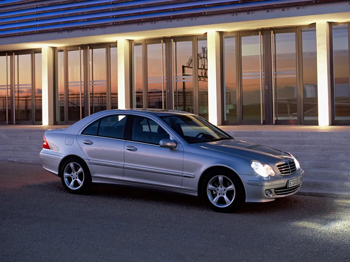 Mercedes_C-Class_2_generation_restyling__Sedan__10.jpg