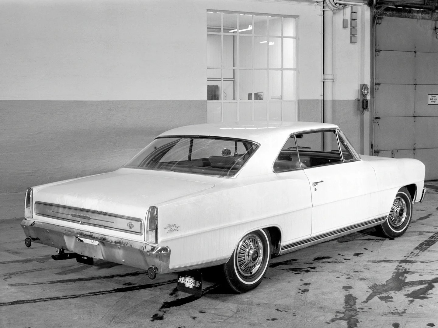 Chevrolet_Nova_2_generation__Sedan_2-doors__1.jpg