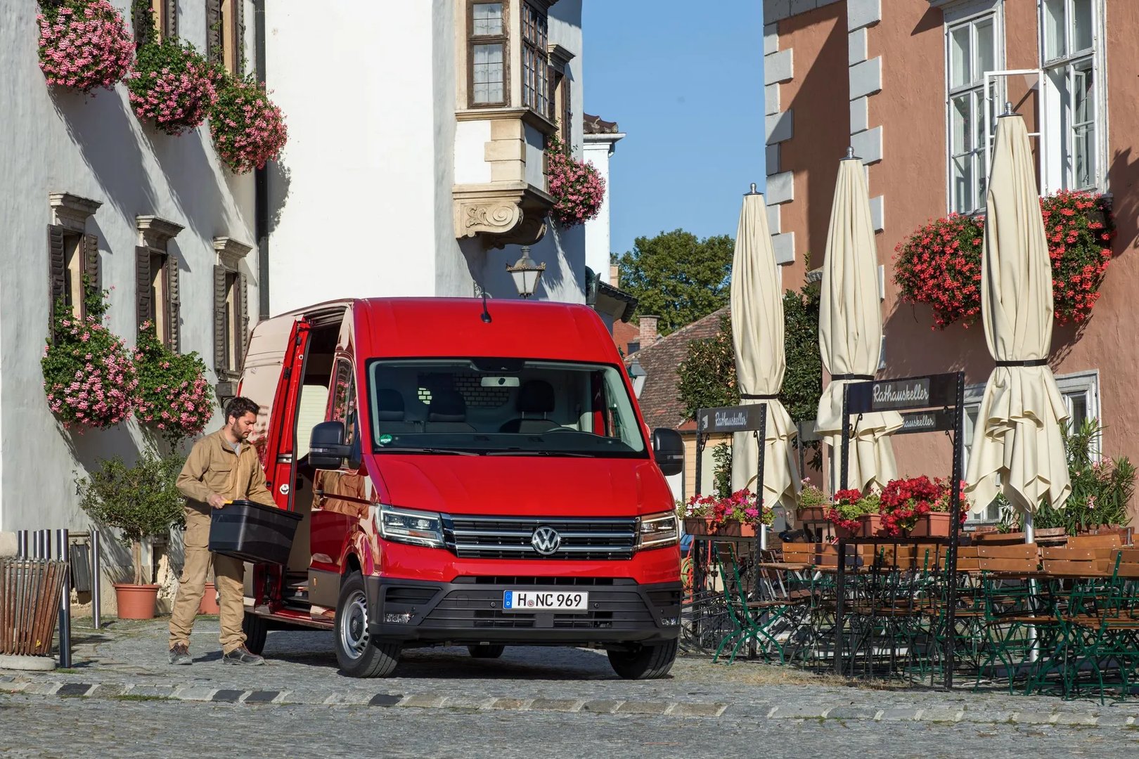 Volkswagen_Crafter_2_generation__Van_Long__2.jpg