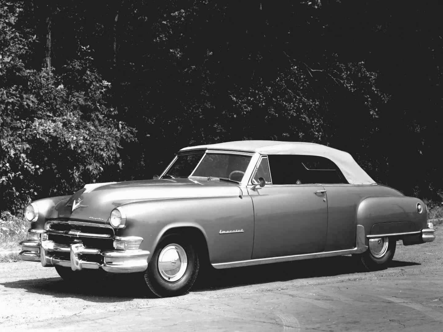 Chrysler_Imperial_6_generation__Cabrio__2.jpg