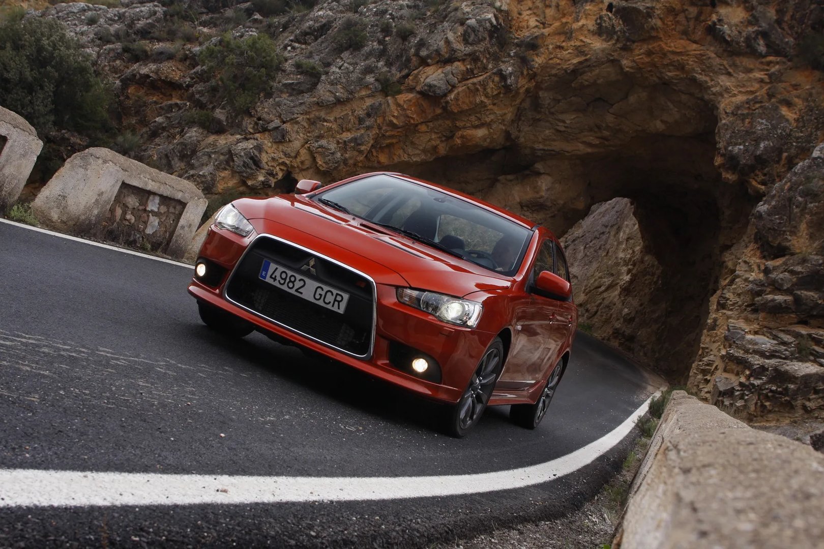 Mitsubishi_Lancer_Ralliart_10_generation__Sedan__12.jpg