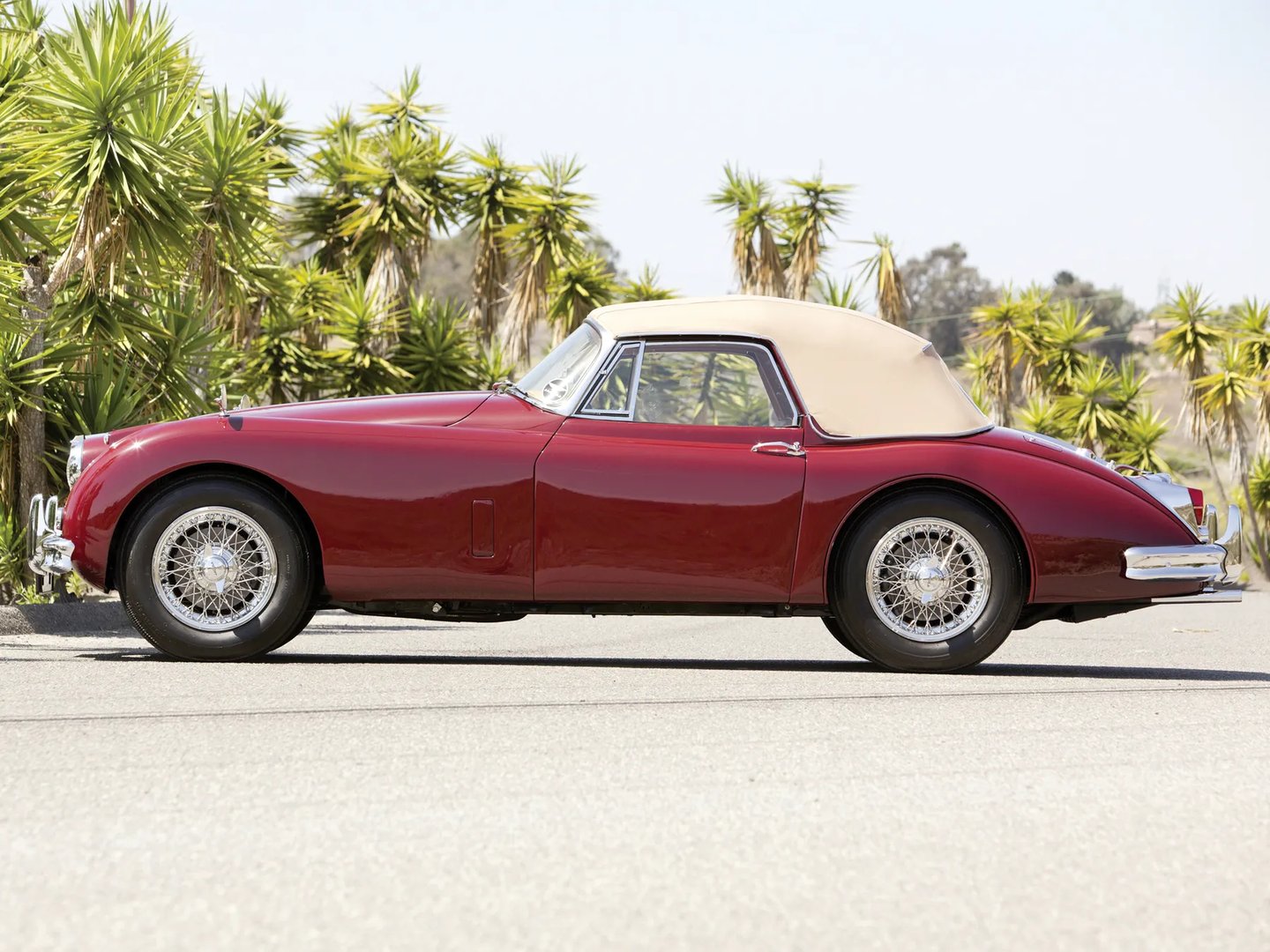 Jaguar_XK_Raritet_3_generation__Cabrio__11.jpg