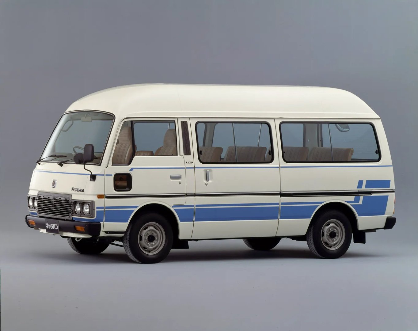 Nissan_Caravan_2_generation__Minivan__2.jpg