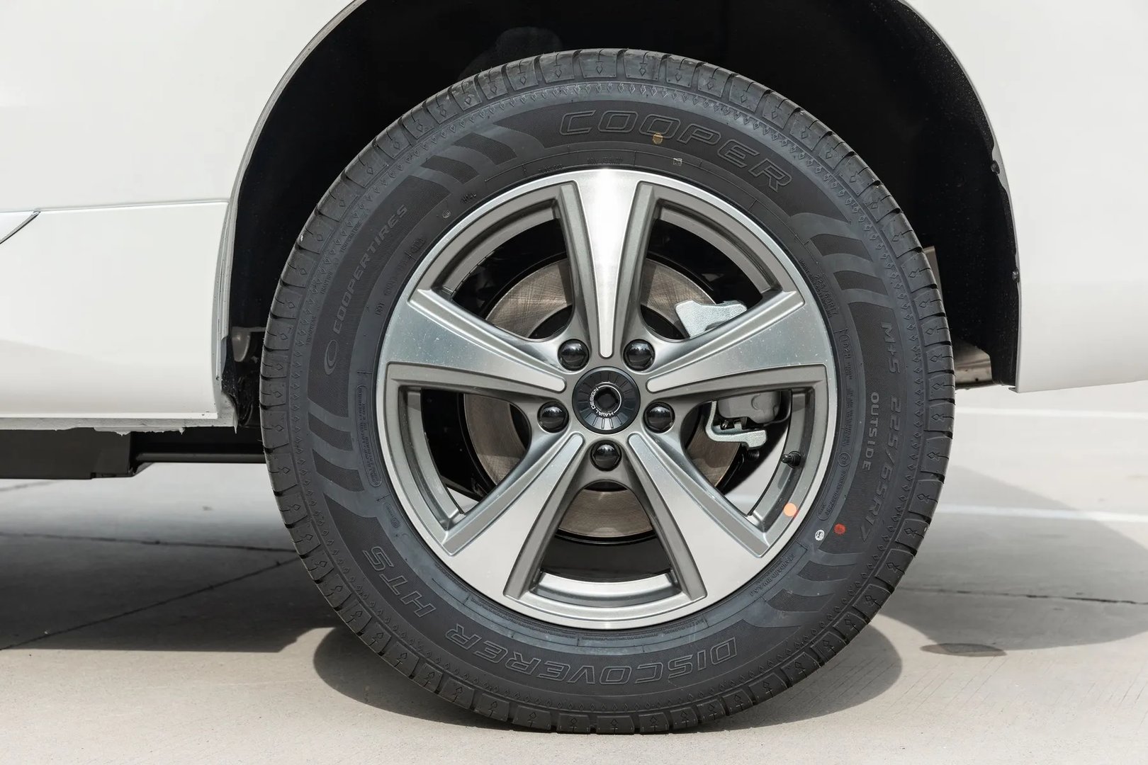 Haval_H6_Coupe_2_generation__SUV_5-doors__13.jpg