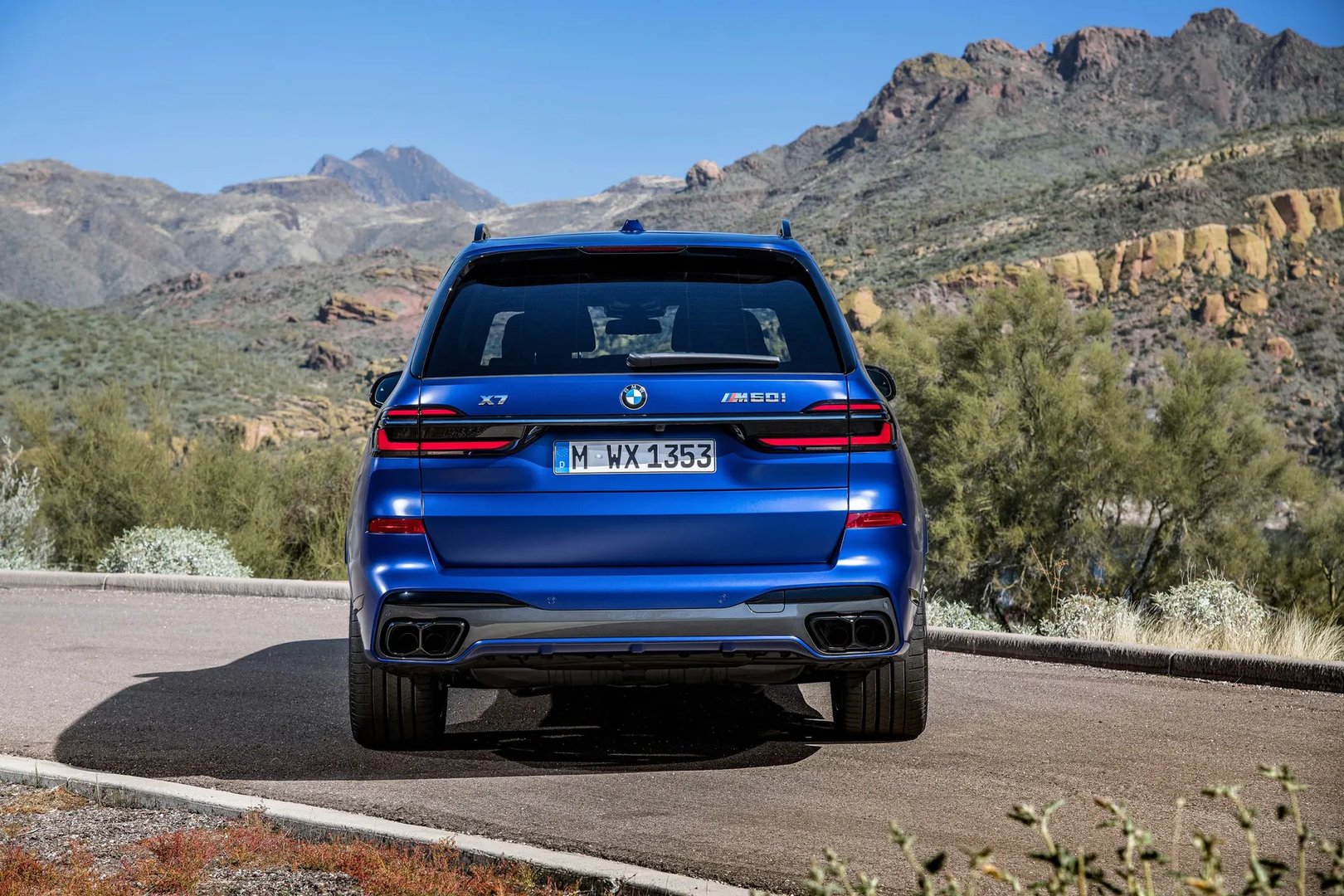 BMW_X7_M_1_generation_restyling_1__SUV_5-doors__6.jpg