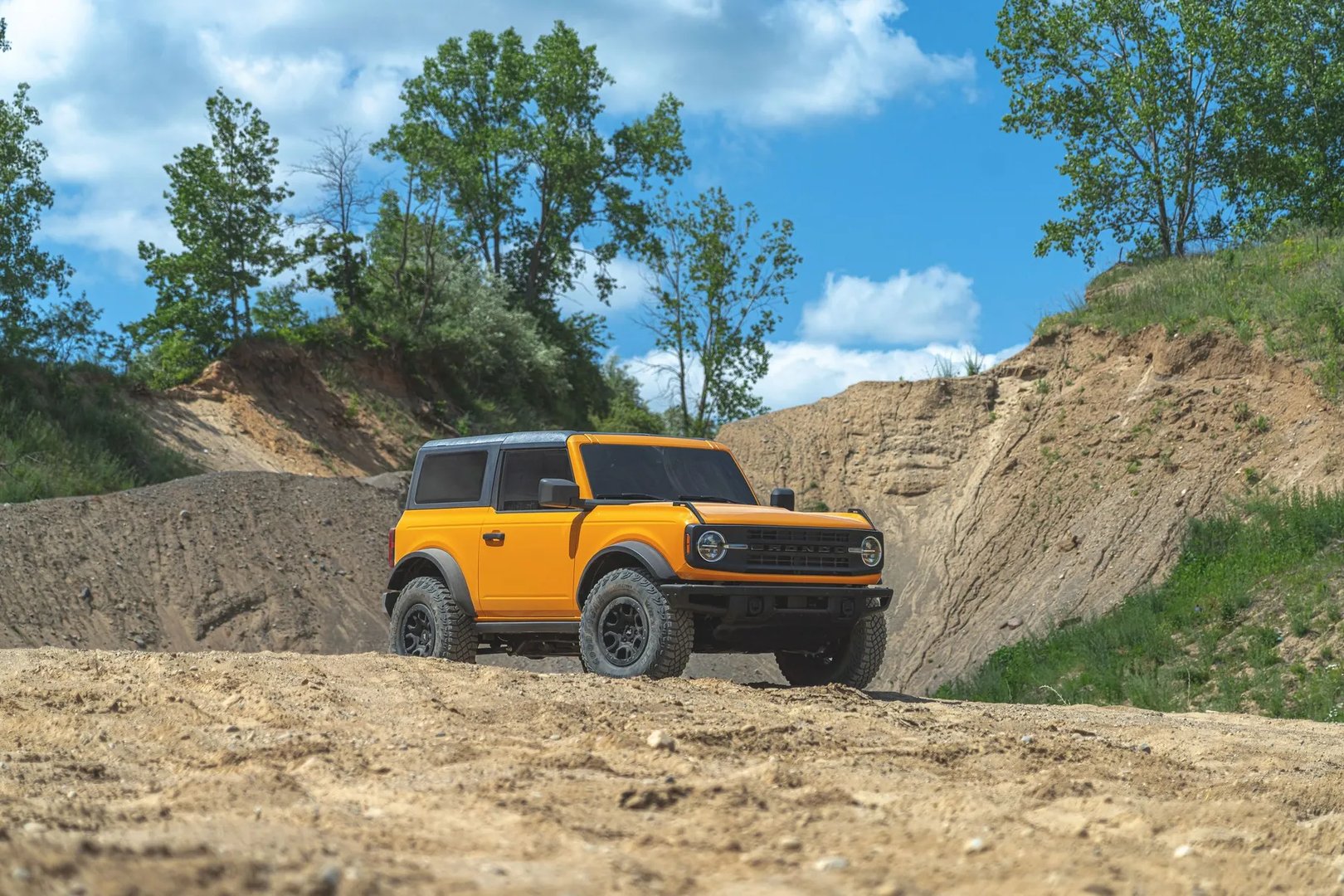 Ford_Bronco_6_generation__SUV_3-doors__5.jpg