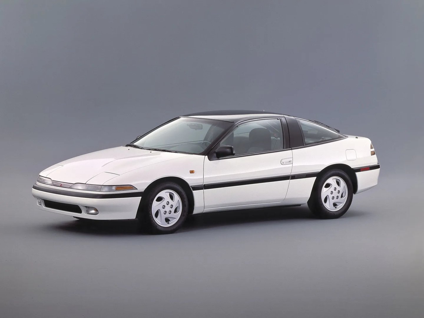 Mitsubishi_Eclipse_1_generation__Coupe__3.jpg