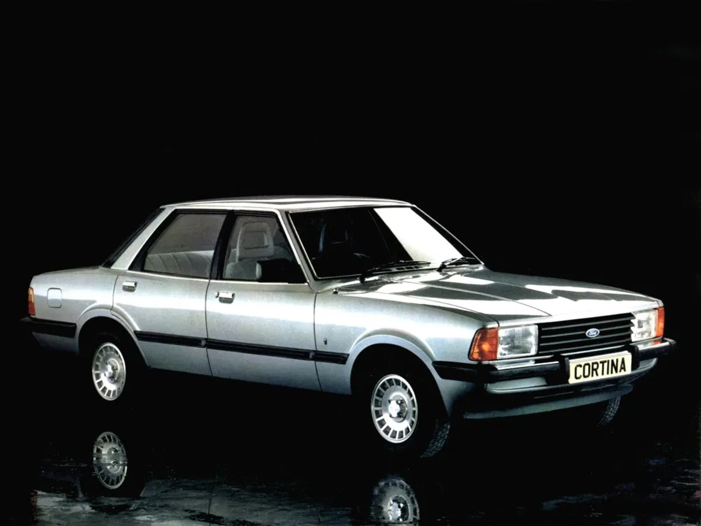 Ford_Cortina_5_generation__Sedan__1.jpg