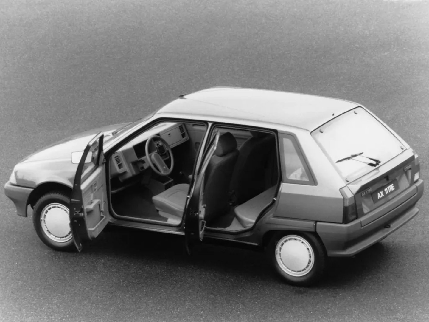 Citroen_AX_1_generation__Mini_5-doors__11.jpg