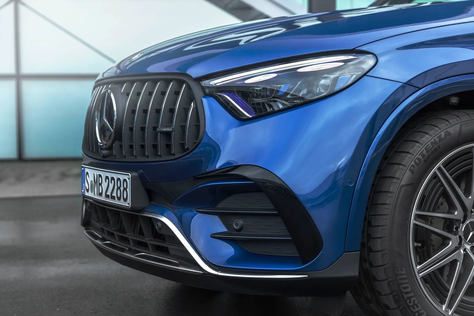 Mercedes_GLC_AMG_2_generation__SUV_5-doors__5.jpg