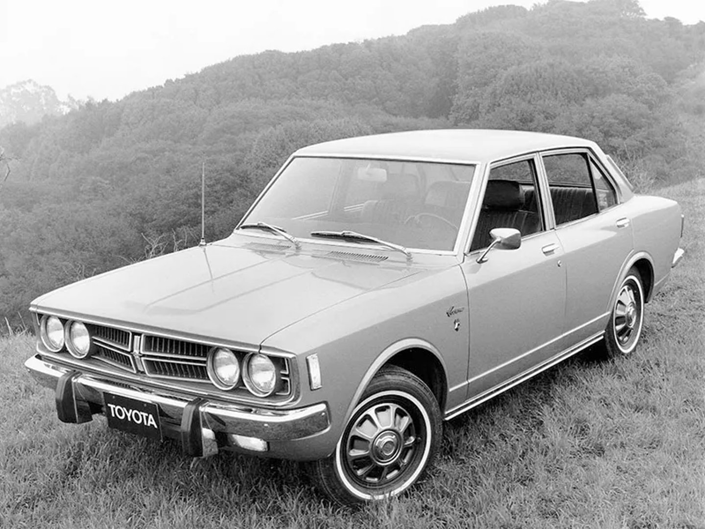 Toyota_Corona_4_generation__Sedan__6.jpg