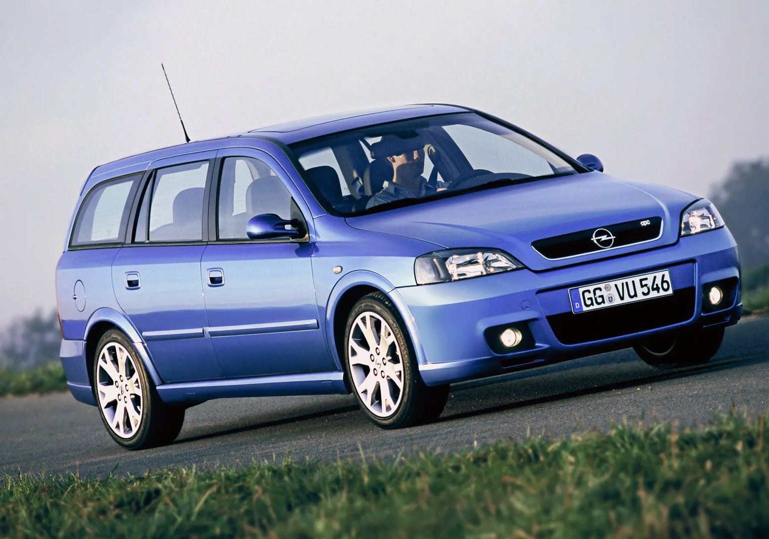 Opel_Astra_OPC_1_generation_restyling__Estate_5-door__3.jpg