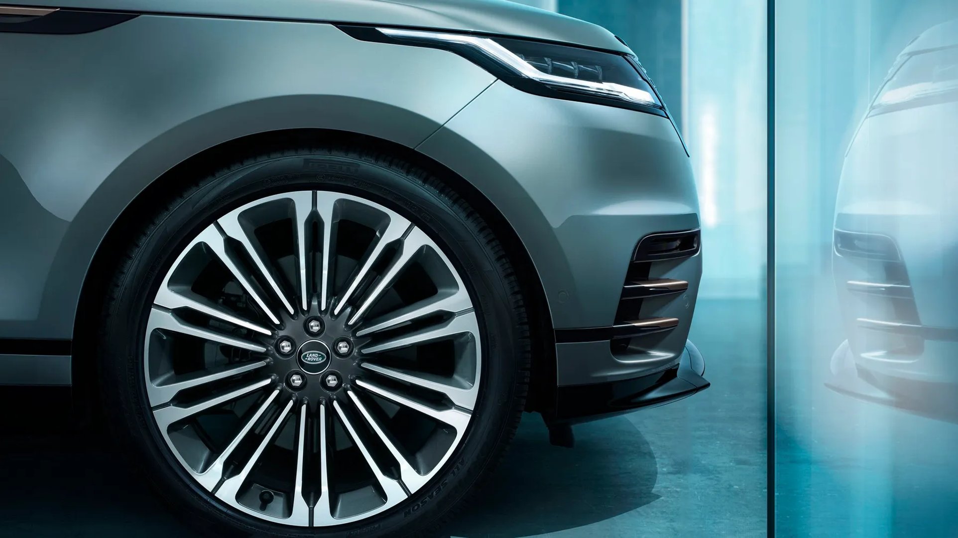 Land Rover_Range_Rover_Velar_1_generation_restyling_1__SUV_5-doors__8.jpg